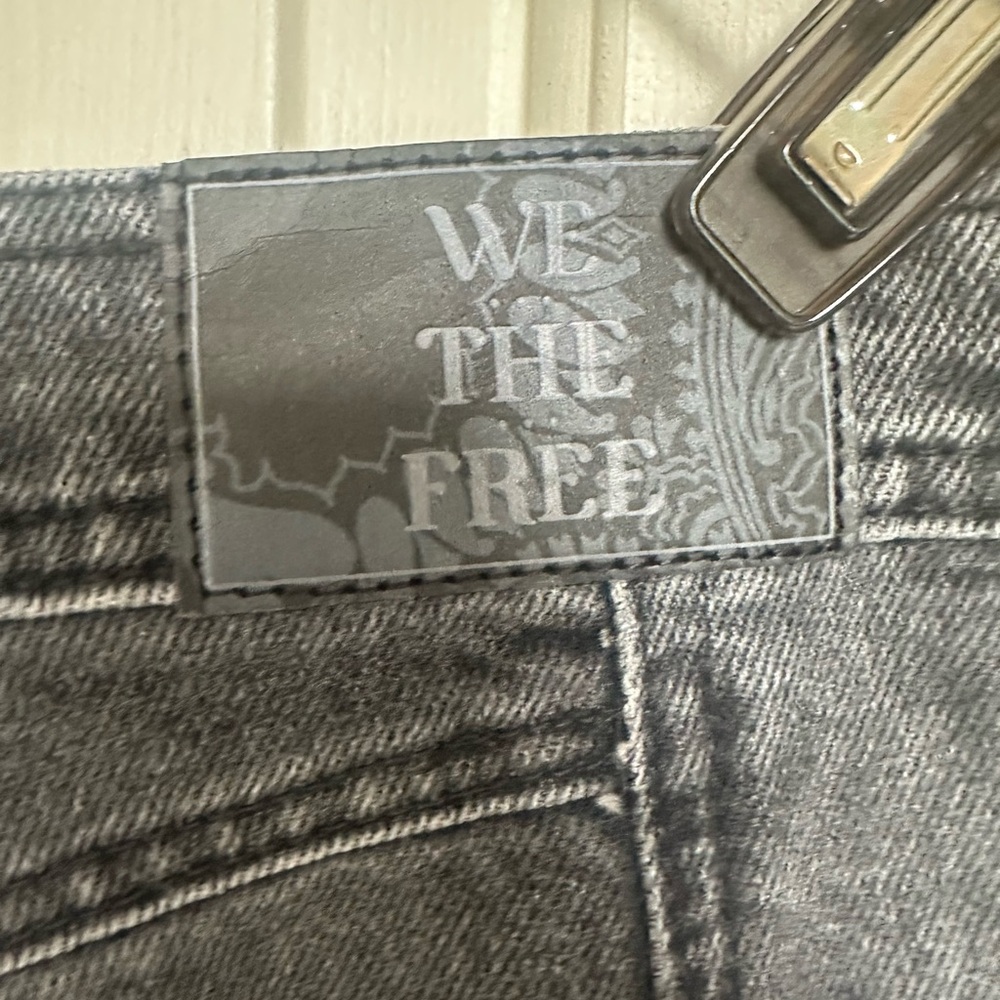 NWT We The Free Zena Black Jeans - Size 30 - Picture 11 of 13